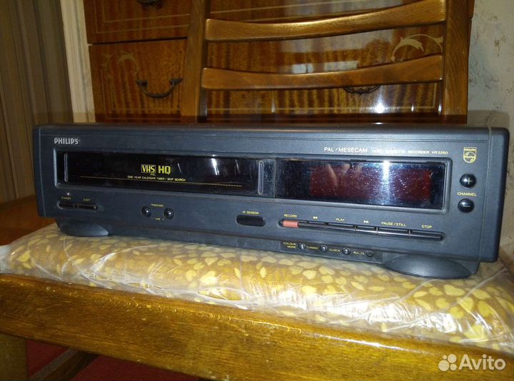 Видео магнитофон Philips