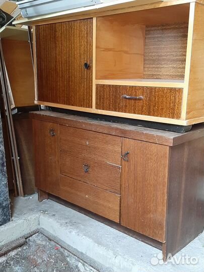 Старая деревянная мебель