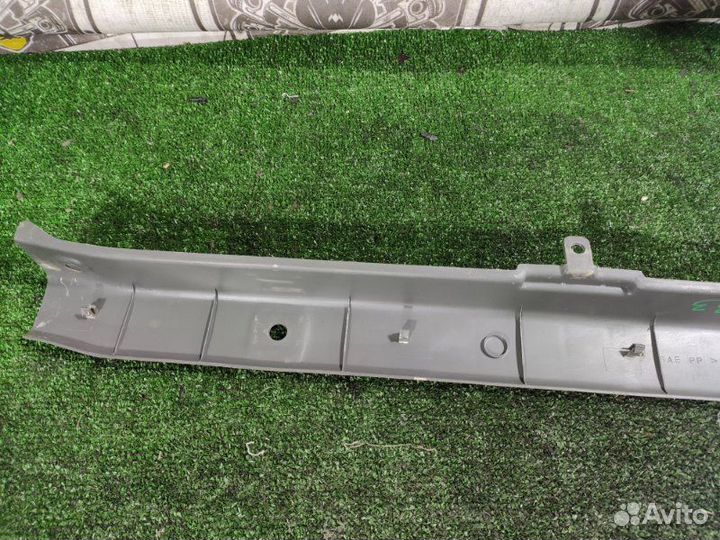 Накладка замка багажника Suzuki Jimny/Jimny