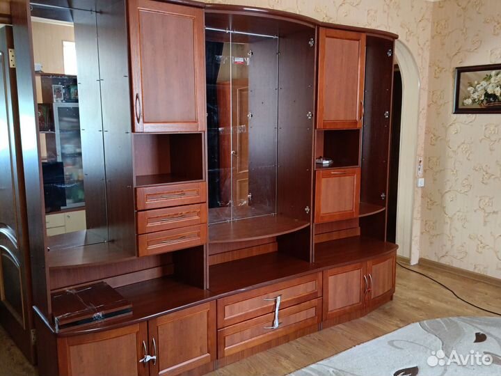 Стенка в гостиную бу