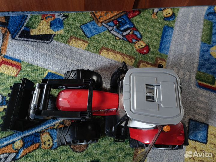 Трактор с погрузчиком Брудер