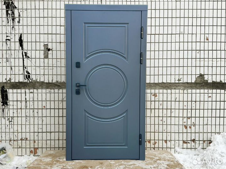 Дверь входная новая