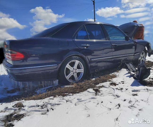 В разбор Mercedes е240