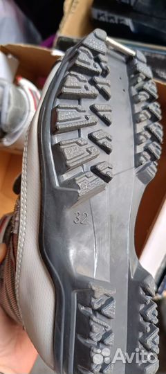 Лыжные ботинки 2 размера (32 и 31)