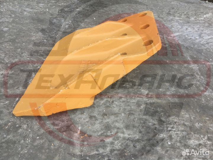 Бокорез Hitachi 2021232 для ZX330