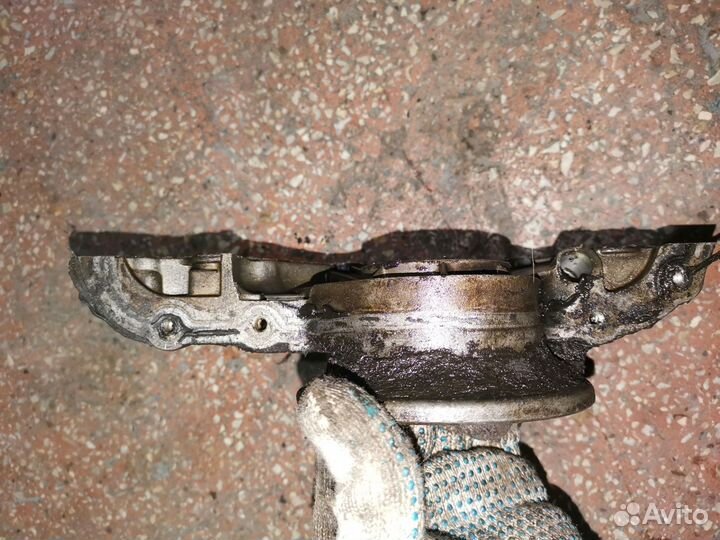 Крышка коленвала Ларгус, Логан, Сандеро K7M