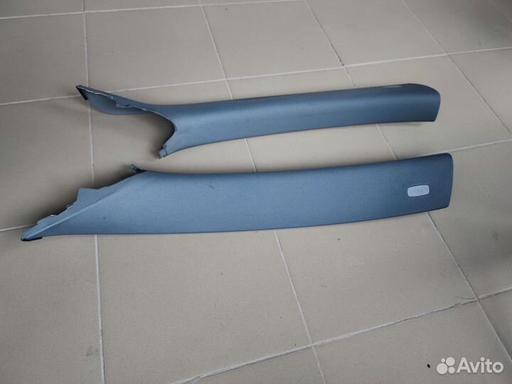 Обшивка стойки VW Touareg 1