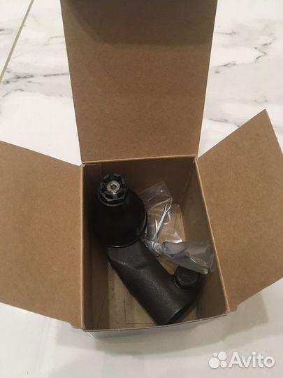 Наконечник рулевой тяги левый Lemforder