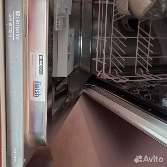 Посудомоечная машина hotpoint Ariston LST 11677
