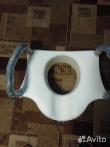 Накладка на унитаз для инвалидов