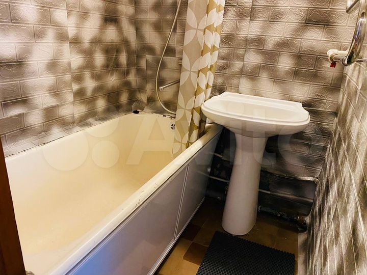 2-к. квартира, 49 м², 4/9 эт.