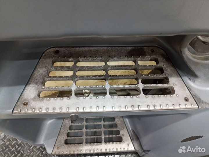 Корпус подножек левый Daf XF105, Daf XF95