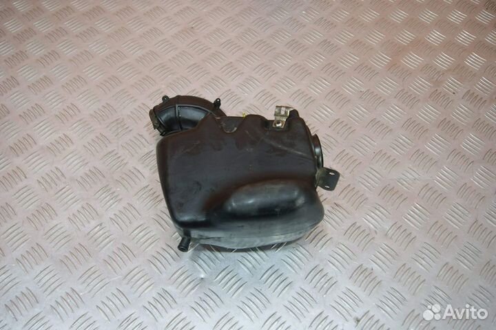 Корпус воздушного фильтра Suzuki Intruder 400