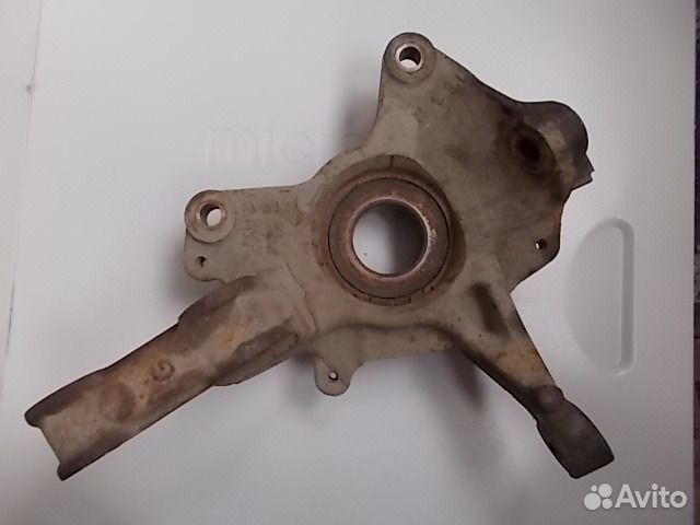 Рено Меган Сценик Кулак передний левый