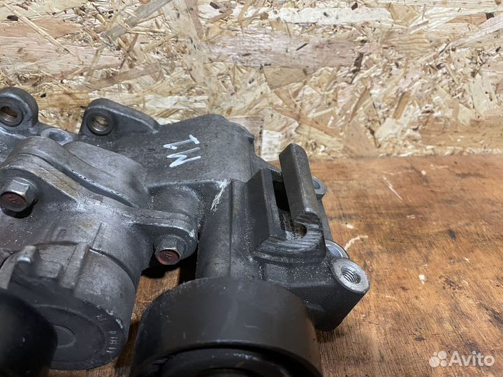 Кронштейн генератора Mitsubishi Lancer 10 4B11 2.0