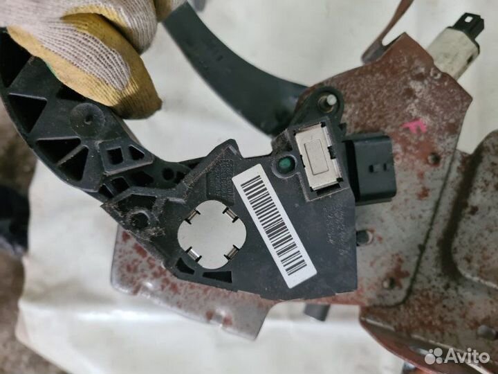 Педаль газа Renault Fluence седан M4R 2011