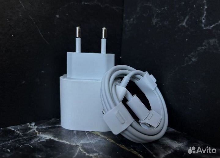 Зарядный блок iPhone