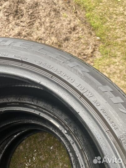 Bridgestone Dueler H/P Sport 255/45 R20