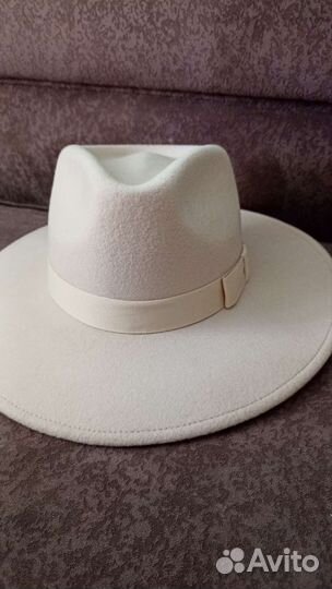 Шляпа женская Федора бежевая