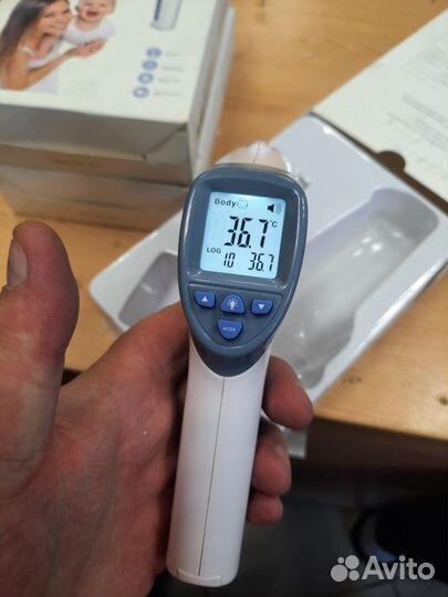 Термометр Dt-8836