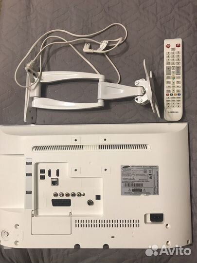 Телевизор samsung SMART tv 22