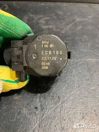 Сервопривод заслонок отопителя Bmw 5 E60