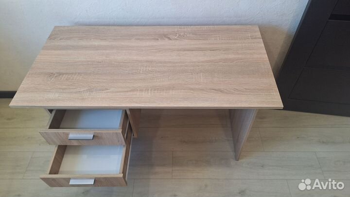 Продам письменный стол