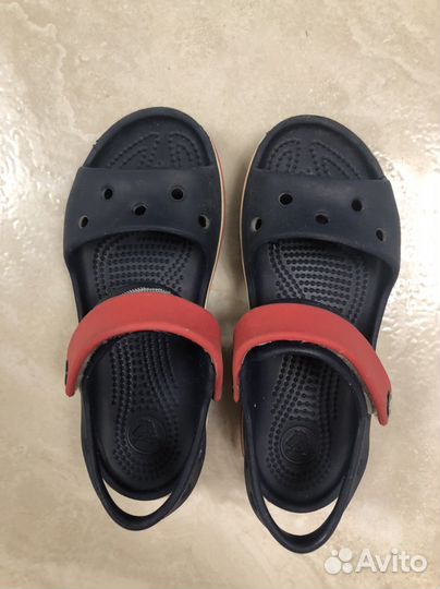 Сандалии crocs