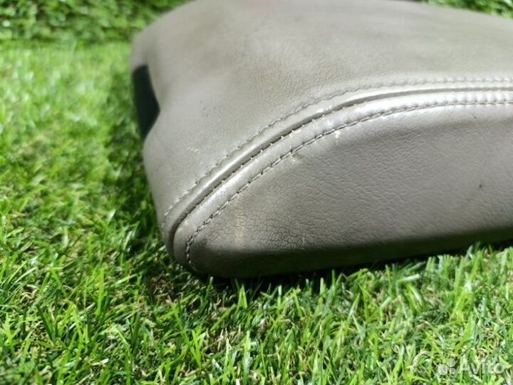 Подлокотник Chrysler 300C LX EXL 2006