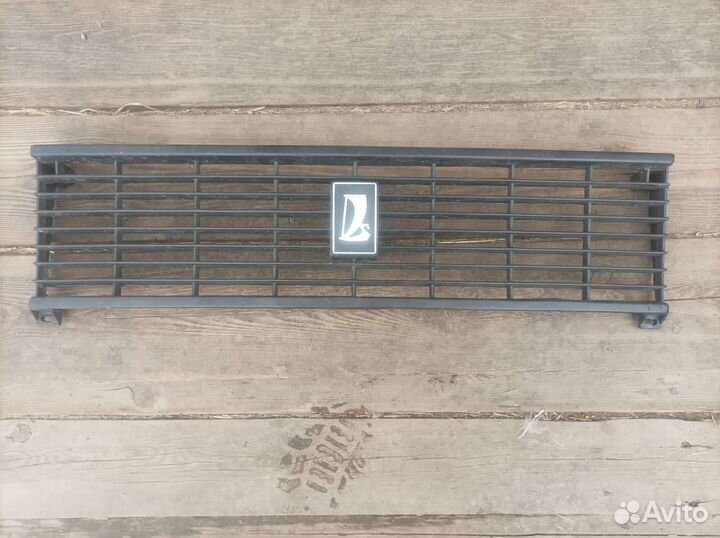 Решетка радиатора ваз-2105 новая