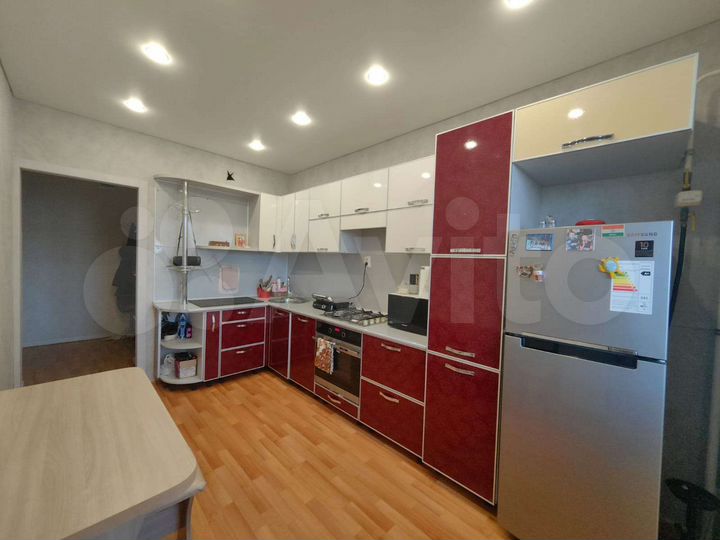 2-к. квартира, 54 м², 8/10 эт.