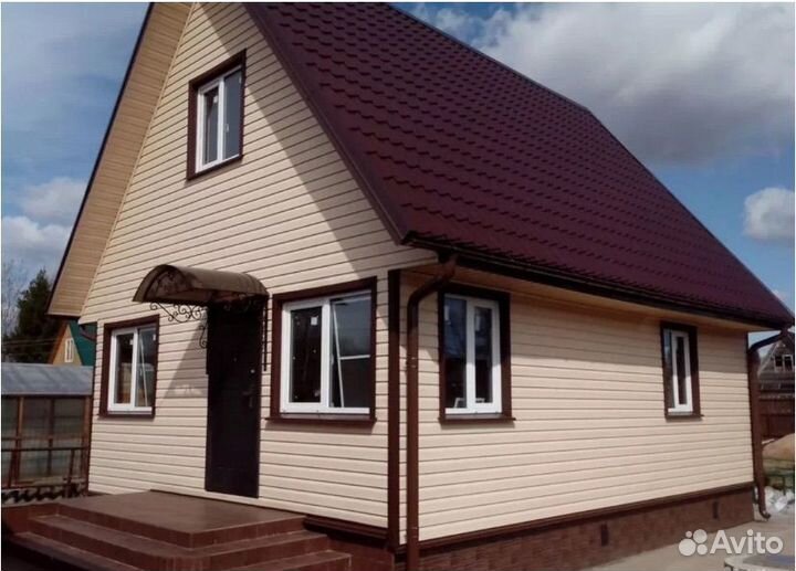 Строительная бригада и кровельной работы