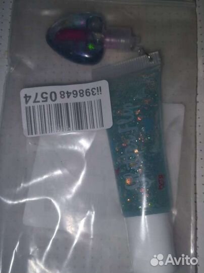 Блеск для губ с блеском