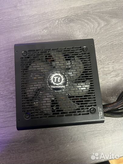 Блок питания Thermaltake 700W RGB