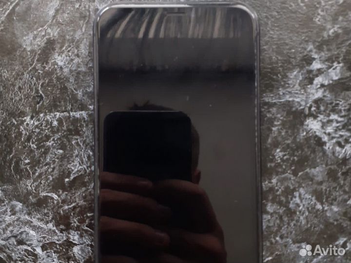 Телефон iPhone 11