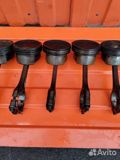 Поршень с шатуном Mercedes-Benz w220 m137 5.8