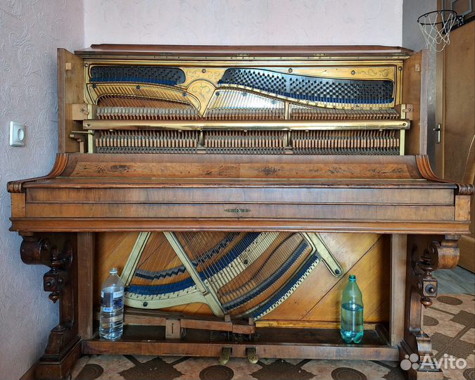 Старинное немецкое пианино