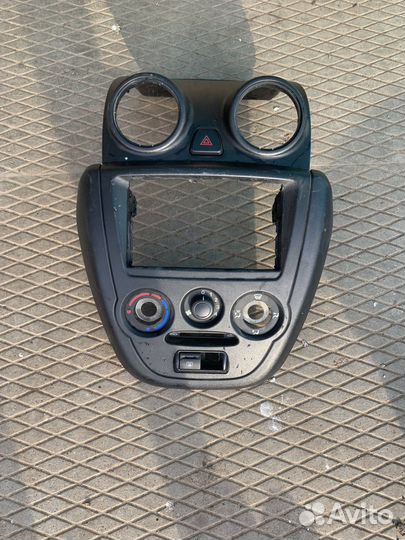 Центральный консоль granta