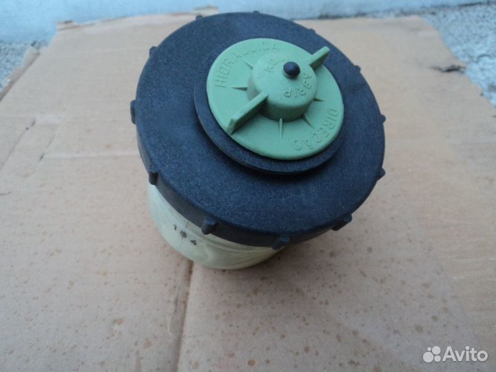 Бачок гур Volkswagen Pointer 2004-2006