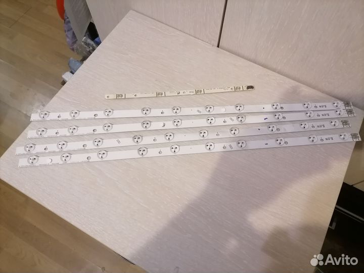 D1GE-320SC1-R2 32F-3535LED-40EA BN96-21476A