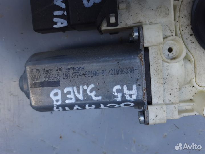 Моторчик стеклоподъемника заднего Шкода Октавия А5
