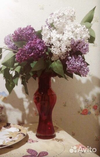 Ваза красное стекло Чехословакия, винтаж