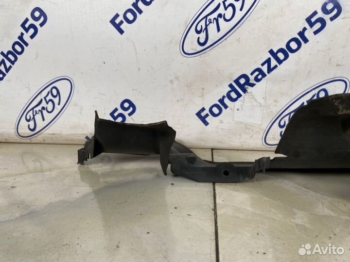 Дефлектор радиатора передний правый Bmw X5 E53