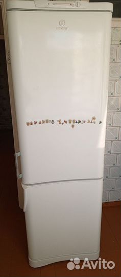 Холодильник indesit