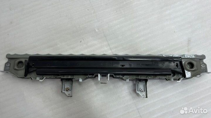 Верхняя планка телевизора Тoyota Camry V70/V75