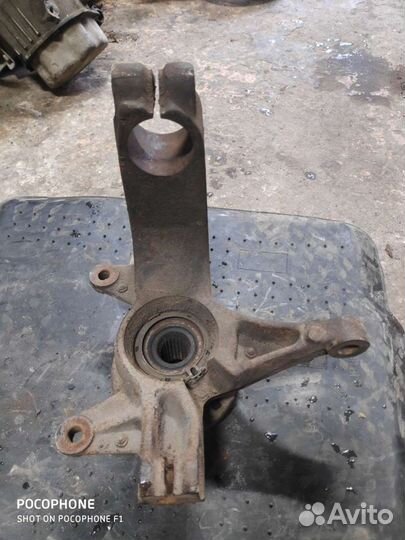 Правый поворотный кулак Renault Megan 2