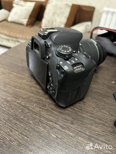 Зеркальный фотоаппарат canon 700d