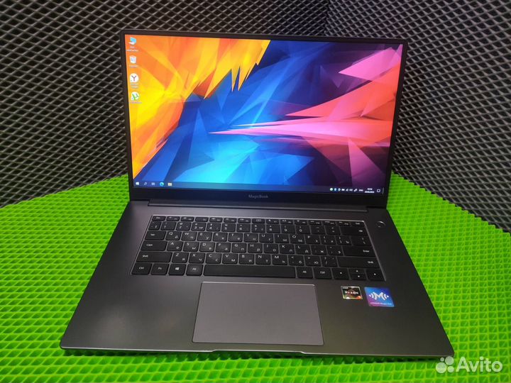 Ноутбук Honor Ryzen5 3500/8/256/Vega8 комплект