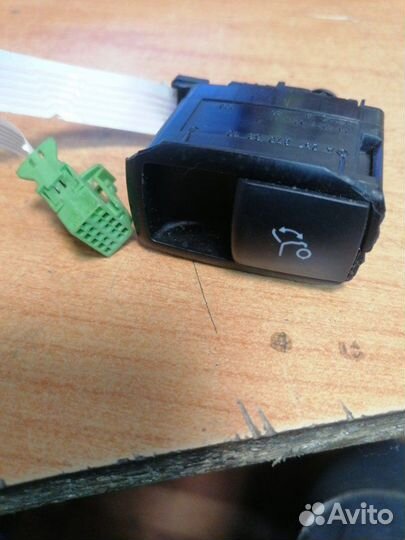 Кнопка открывания багажника Mercedes Benz R 320Cdi