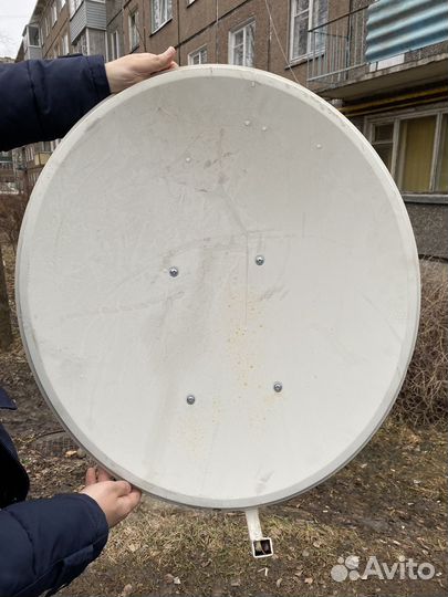 Спутниковая тарелка
